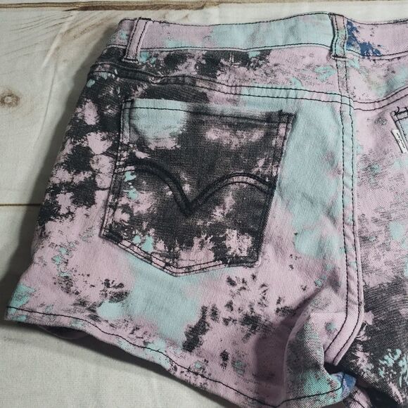 𝅺girls Levi's Bright Paint Splatter Summer Shorts - Picture 5 of 8